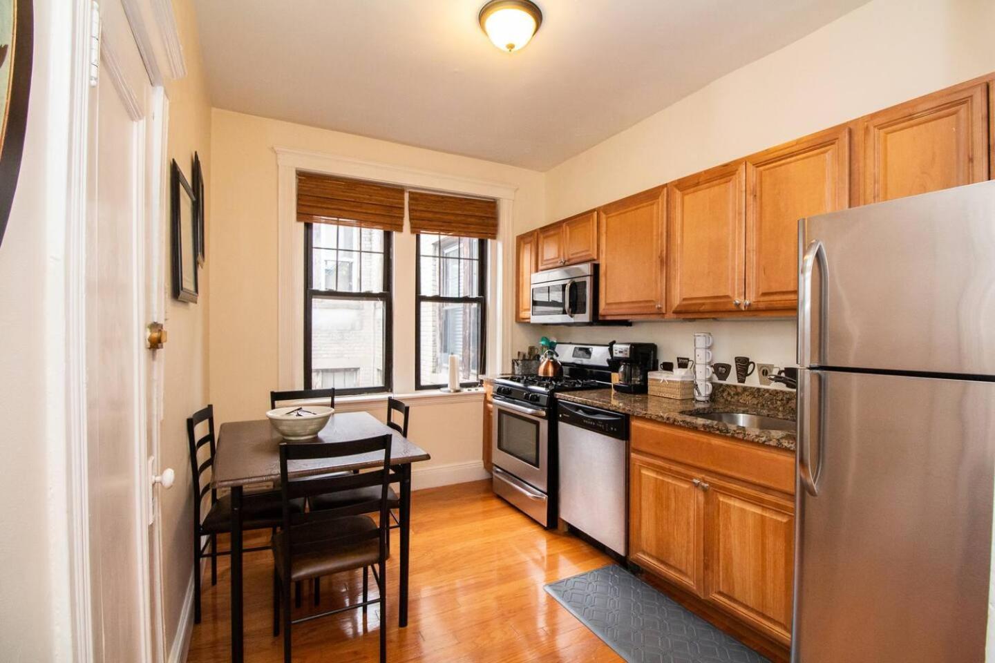 Top-Floor 2Br Renovated Bliss! Boston Esterno foto